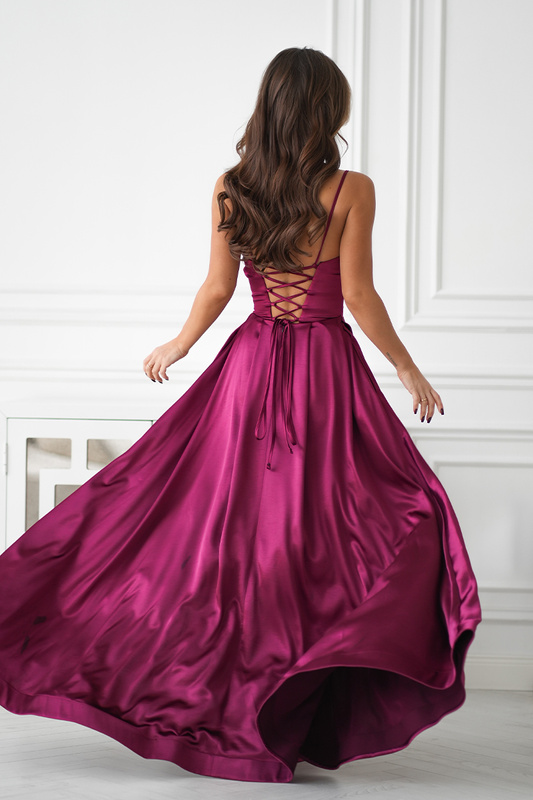 Elegancka Połyskująca Suknia Wieczorowa z Gorsetowym Sznurowaniem Ella bordowy