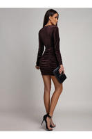 Dopasowana welurowa mini Sukienka z długim rękawem  Joanna czekoladowa