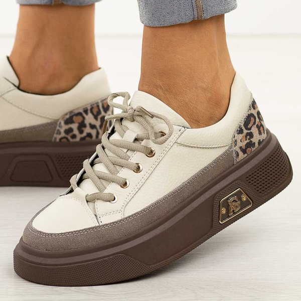 Skórzane półbuty damskie  na platformie beżowe