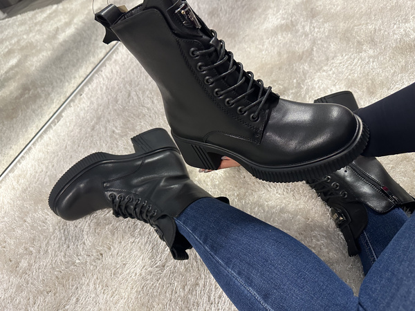 Botki damskie ze skóry naturalnej wysokie sznurowane na klocku czarne