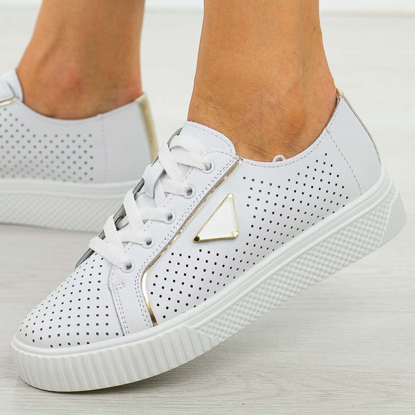 Białe ażurowe  skórzane półbuty damskie