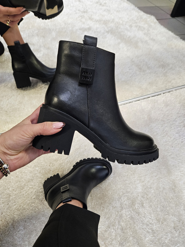 Botki damskie na obcasie  ze skóry naturalnej czarne 